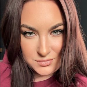 Meet your Posher, Kassandra